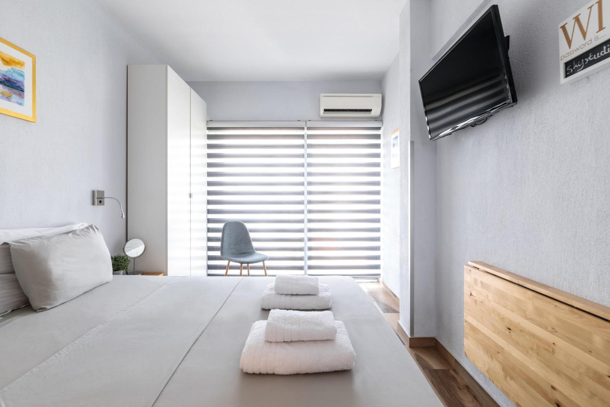 Sky Studios Thessaloniki Room photo